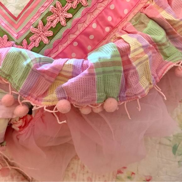 Vintage Handmade Patch Stitch Mixes
Pattern Accent Ruffled Pillow Pink
Multi 20" - Picture 10 of 13